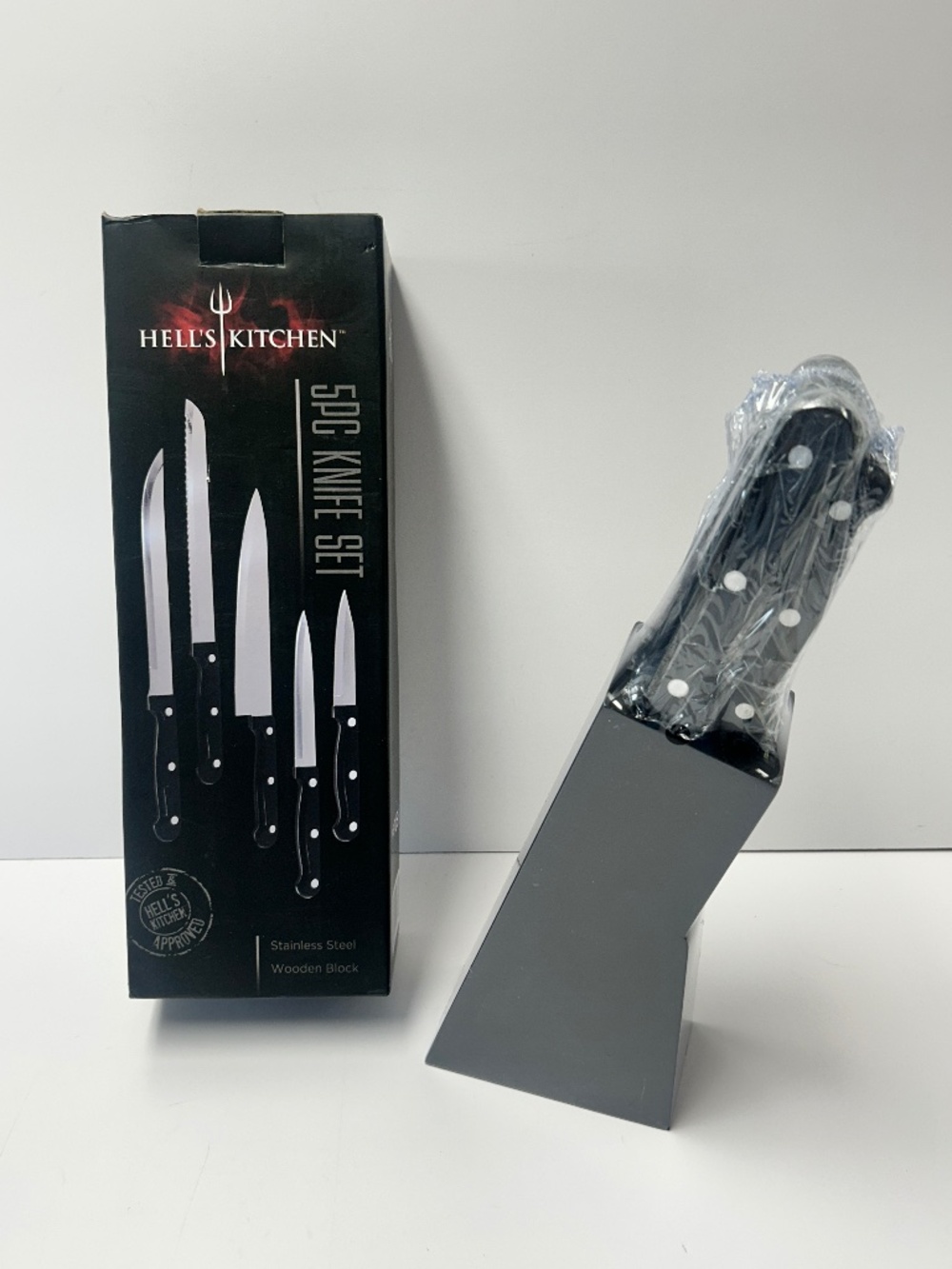 Hells Kitchen Stainless Steel 5 Pc Knife Set In Black Wooden Block Set NIB